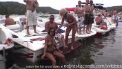 ดูหนังxxx many random women flashing their perfect tits on lake in missouri Mp4 ฟรี