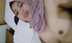 คลิปโป๊ ออนไลน์ HIJAB MAHASISWI NGENTOT PACAR DIKOST FULL :  ฟรี