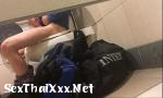 คลิปโป๊ ออนไลน์ Espiando a atleta en el baño pajeandose - SexThaiXxx.Net