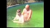 คลิปโป๊ Older amateur couple in pool