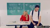 คริปโป๊ Mature teacher Brandi Love gets with a young student Mp4