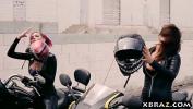 คลิปxxx Emo biker babes banged by two thugs in their clubhouse Mp4 ฟรี