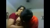 ดูหนังxxx Amateur Indian couple kiss sensually close up