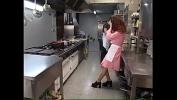 คลิปโป๊ The new young waitress is hard fucked in the kitchen ร้อน 2022