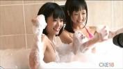 หนังโป๊ Girlfriends Uta and Love sexy bubble bath nude teasing and playing ร้อน