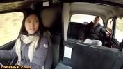 คริปโป๊ Taxi driving Asian in stockings gets her pussy stuffed ร้อน