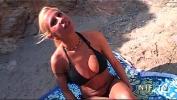 คลิปโป๊ Spanish busty blonde babe sodomized by a french guy on a public beach Mp4 ฟรี