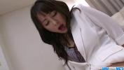 ดูหนังav Asian nurse Ayumi Iwasa devours cock between her hands