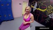 หนังโป๊ Famed Milf Julia Ann Gets Jizz At Gym With POV BJ Head Cam excl Mp4 ฟรี