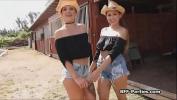 หนังโป๊ Busty cowgirls in a threeway 3gp