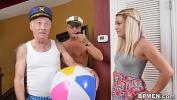 หนังเอ็ก Teen Kenzie Green Fucks Old Men ร้อน 2024