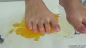 หนังav Barefoot foodcrush Girl crush a raw egg 2024 ล่าสุด