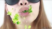 คลิปโป๊ออนไลน์ Eating Fetish Women make sounds while eating cucumber ฟรี