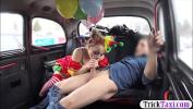 คริปโป๊ Sweet girl in costume likes drivers cock ร้อน