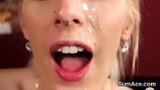 หนังโป๊ Foxy beauty gets cumshot on her face eating all the cum 2024 ร้อน