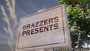 คลิปโป๊ Brazzers Milfs Like it Big Pervert In The Park scene starring Alexis Fawx Romi Rain and Keiran L ร้อน