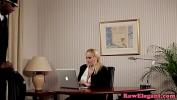 คริปโป๊ Interracial bosslady analized on office desk 3gp ฟรี