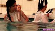 คลิปโป๊ฟรี Three Hot Lesbians Playing In A Pool 2024 ร้อน