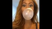 คลิปโป๊ออนไลน์ Blowing Bubble Gum Bubbles commat 375 Mp4