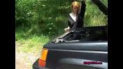 คลิปโป๊ Italian milf gets fucked in exchange for help with her broken car Mp4