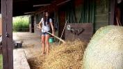 หนังเอ็ก Megan Cox Masturbates Outdoors period See Her Getting Hot In The Hay period 3gp