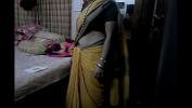 หนัง18 Desi tamil Married aunty exposing navel in saree with audio 3gp ล่าสุด