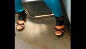 หนังเอ็ก 2 hermosa chica del metro en zapatillas exhibiendo super escote Mp4 ฟรี