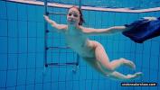 หนังโป๊ Teen girl Avenna is swimming in the pool 2024