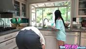 ดูหนังโป๊ Cindy Starfall blowjob the plumbers filthy cock