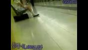 ดูหนังxxx A student shoes playing in the MTR station Mp4