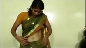 หนังเอ็ก An indian mallu hot neighbour bhabhi teaching how to wear saree ฟรี