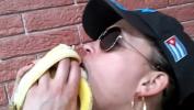 คริปโป๊ Girl shows her skills on banana ฟรี