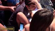 ดูหนังโป๊ Brunette babe fucking guy from public Mp4