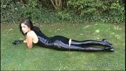 คลิปโป๊ออนไลน์ Outdoor latex fetish and shiny rubber wear exposure of naughty Olivia in tight k ฟรี