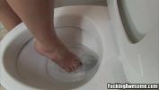 หนังเอ็ก Blowjob in the toilet 2024 ล่าสุด