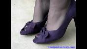 ดูหนังav Daisy wearing purple pantyhose and shoes