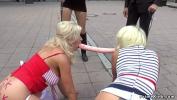 ดูหนังโป๊ Busty blondes made crawl in public ร้อน