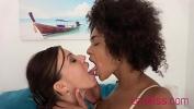 คลิปโป๊ Sexy Black girl gets turned on kissing European friend 2024 ร้อน