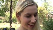 ดูหนังโป๊ Trimmed teen stepdaughter bent over outdoors 2024 ล่าสุด