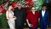 หนังโป๊ Boney Kapoor grabbing Urvashi Rautela ass and boobs press live on camera