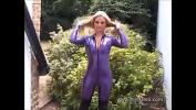 คลิปxxx Kinky blonde Carlas outdoor latex fetish and rubber bodysuit on posing glamour softcore babe 3gp ล่าสุด