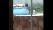 ดูหนังโป๊ Cache romantico en la piscina de lujo ร้อน