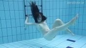 คลิปโป๊ Virgin pussy Umora Bajankina swimming underwater ฟรี