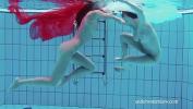 หนังเอ็ก Two hotties naked in the pool ร้อน 2024