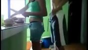 หนัง18 Marido sai e a mulher dar pro amigo dele na cozinha Mp4 ล่าสุด