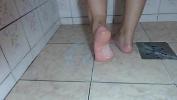 ดูหนังav Novinha safada fazendo footjob e tomando gozada nos pes period lpar V Iacute DEO COMPLETO NO RED rpar ฟรี