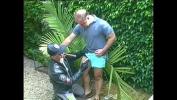 คลิปโป๊ออนไลน์ Brunette dude give a hard blowy in the garden Mp4 ฟรี