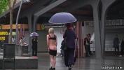 คลิปโป๊ออนไลน์ Blonde spinner humiliated in public Mp4