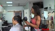 หนังxxx Hairdresser licking les ร้อน 2024