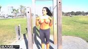 หนังเอ็ก MILF Simone Garza apos s pussy is ready for a workout Mp4